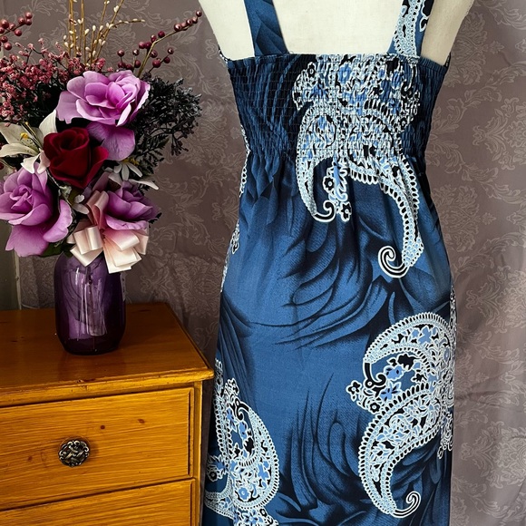 Blue and white summer dress. - Picture 4 of 4